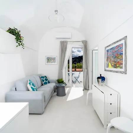 Apartment A 10 Passi Capri